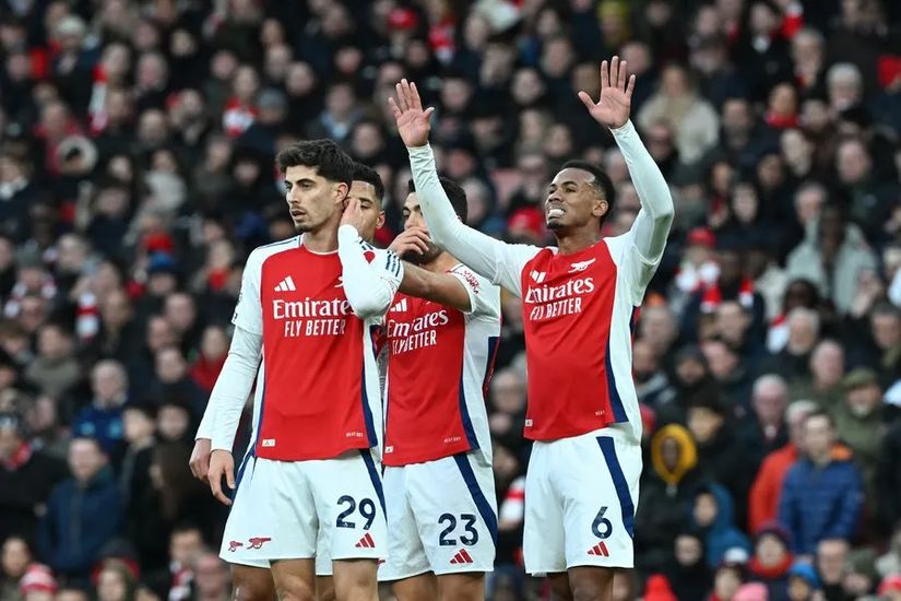 football_Post_The Arsenal Cannons End Manchester City's Season_image