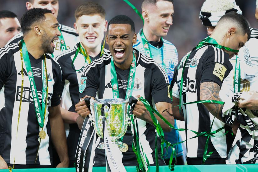 football_Post_Isaks Ice-Cool Spot-Kick Saves Newcastle in VAR-Soaked Draw at Brighton_image