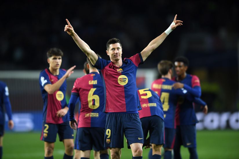 football_Post_Lewandowski's 100th Champions League Goal as Barcelona Dominates Brest_image