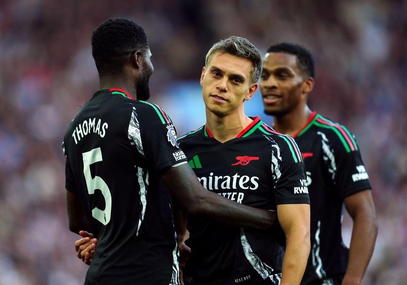 Between the Bench and the Starting Lineup: Where is Trossard's Future at Arsenal Heading?