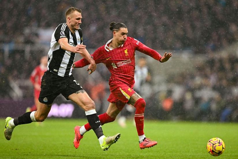 Arne Slot Suspended Before Newcastle Clash – How Will He Communicate with Liverpool Players?